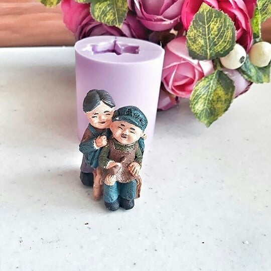 HD0884-Oturan Dede Ve Nine